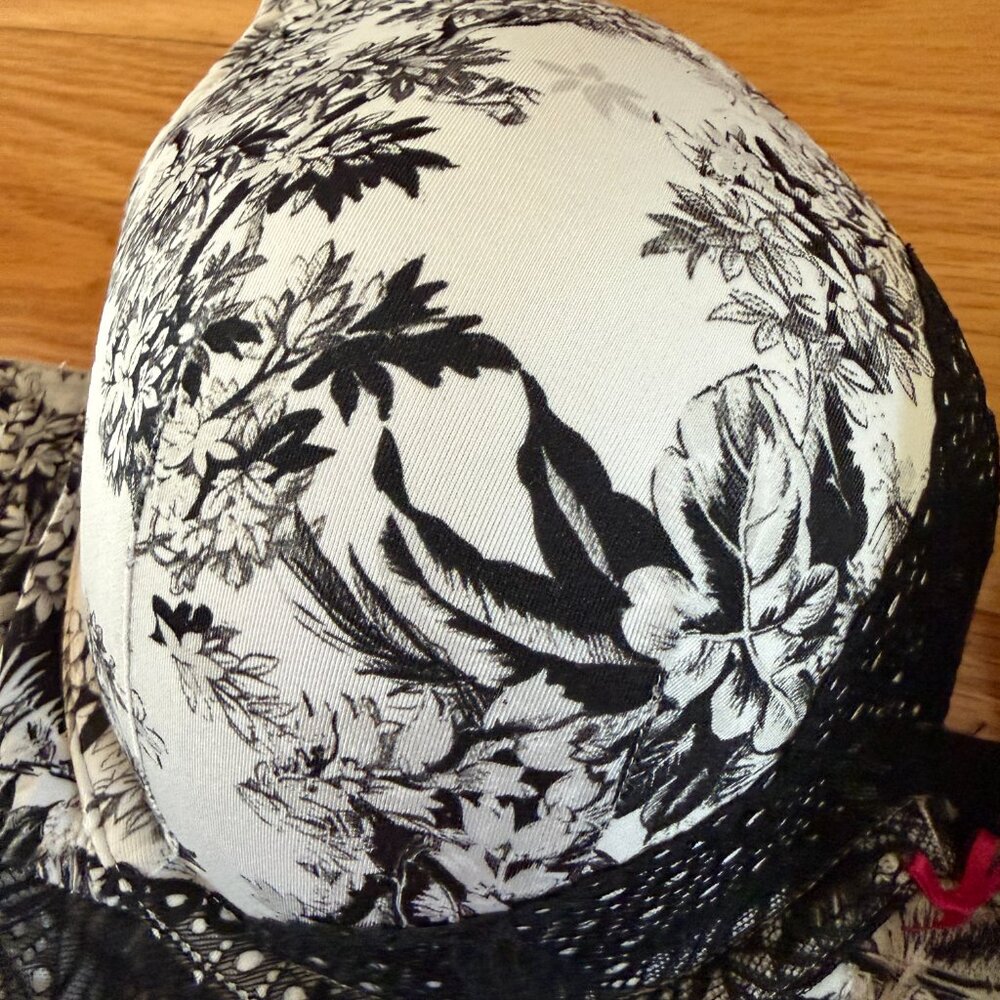 Cacique Black and White Boost Plunge Bra Size 40DD - Picture 3 of 12
